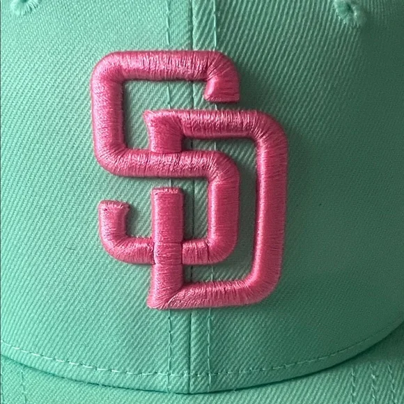 San Diego Padres City Connect -Mint Green Cap with Pink Logo - Picture 10 of 10